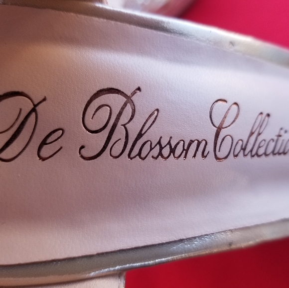 De Blossom Collection size 9 Champagne colored wedges - Picture 5 of 6